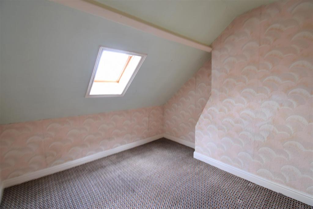 Midway Avenue, Bridlington, Yorkshire 5 bed terraced house £160,000