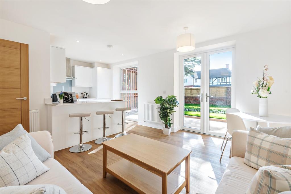 Charles Street, Petersfield 3 bed detached house £825,000