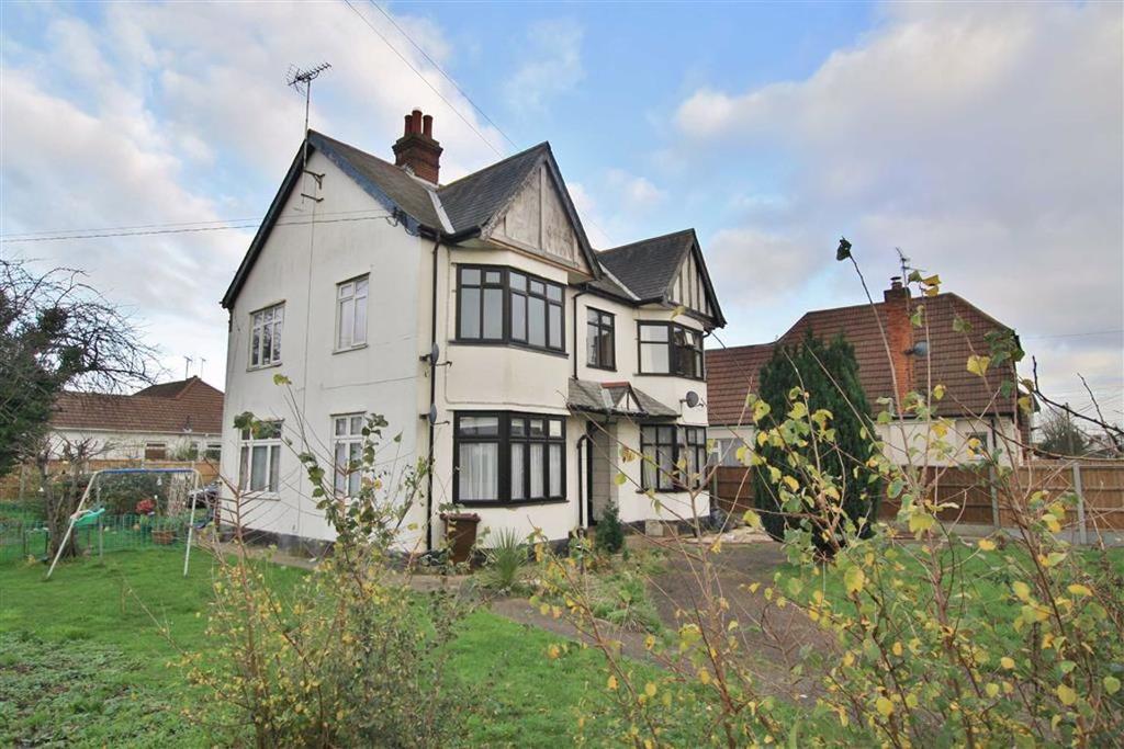 Hart Road, Thundersley, Essex 2 bed apartment £825 pcm (£190 pw)