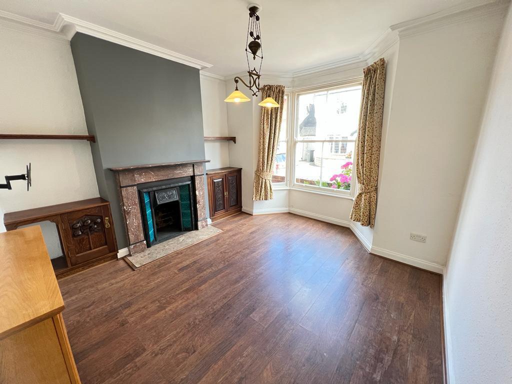 Lawn Street, Stourbridge, DY8 3UQ 3 bed terraced house £300,000