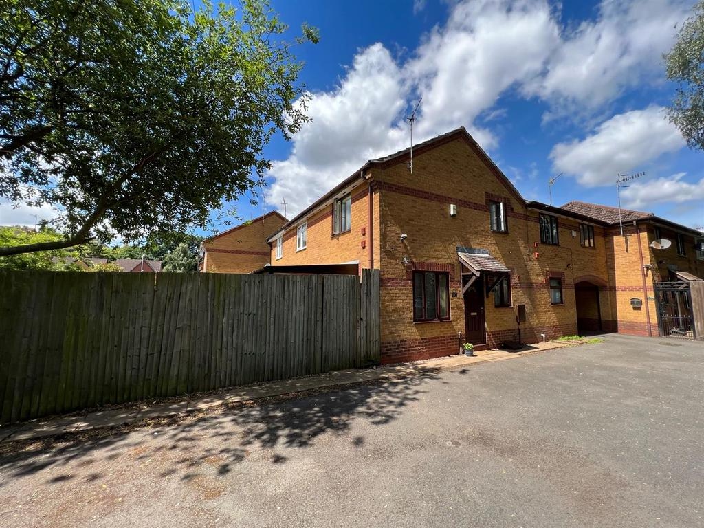 Richardson Drive, Stourbridge, DY8 4DW 1 bed house for sale £165,000