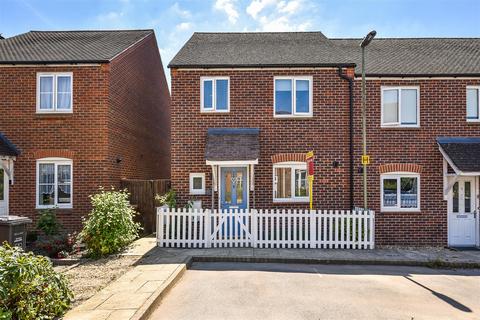 2 Bramble Walk, Andover, SP11 6NZ