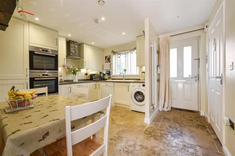 2 Bramble Walk, Andover, SP11 6NZ