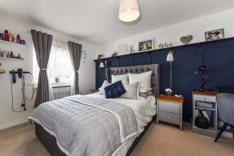 2 Bramble Walk, Andover, SP11 6NZ