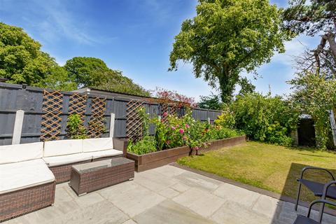 16 Treegarth Square, Nottingham, NG5 5QZ