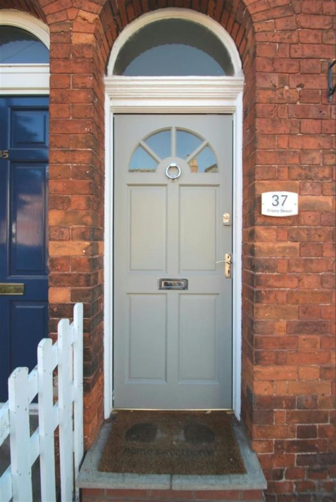Priory Street, Bowdon 3 bed terraced house £1,550 pcm (£358 pw)