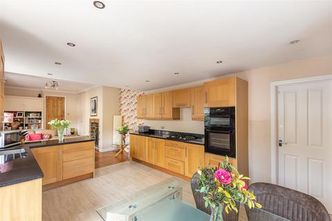 6 bedroom end of terrace house for sale - Station Approach, Benton, Newcastle Upon Tyne