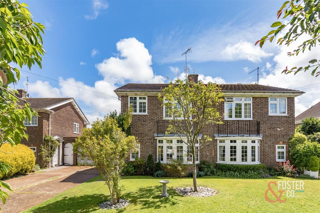 Silverdale, Hassocks 3 bed semidetached house £600,000