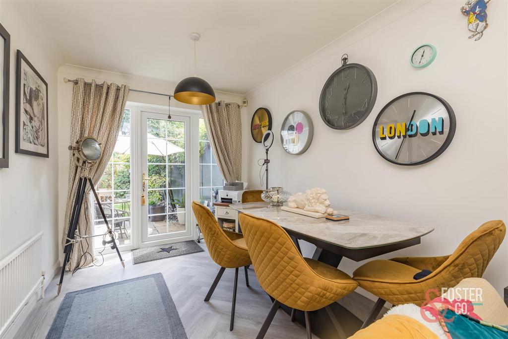 Silverdale, Hassocks 3 bed semidetached house £600,000