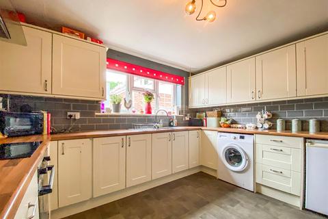 37 Laurels Meadow, Knighton, LD7 1HD
