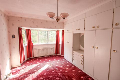 86 Avondale Road, Shipley, BD18 4QX