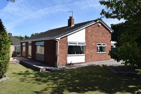 2 bedroom bungalow for sale - Melton Road, Wrawby