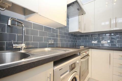 2 bedroom flat to rent, Canterbury Road, Leyton, E10