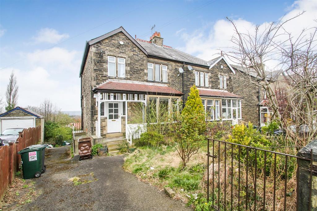 Leylands Lane, Bradford, West Yorkshire 3 bed semidetached house £