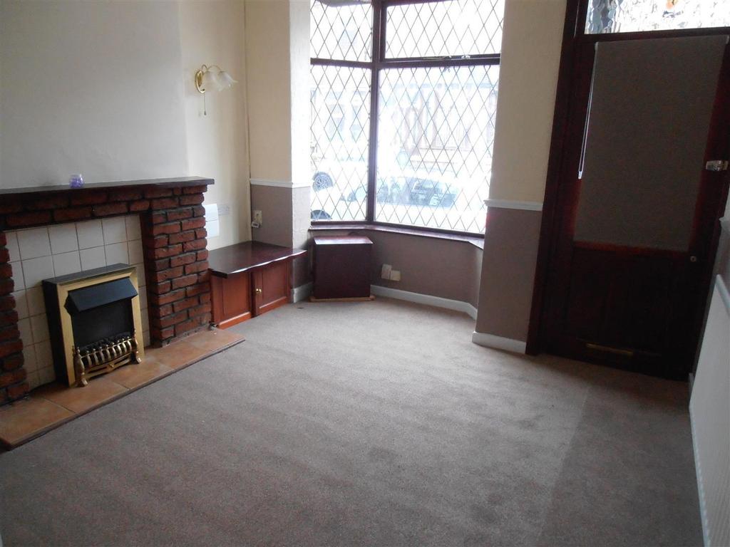 Campbell Terrace, Birches Head 2 bed terraced house £500 pcm (£115 pw)