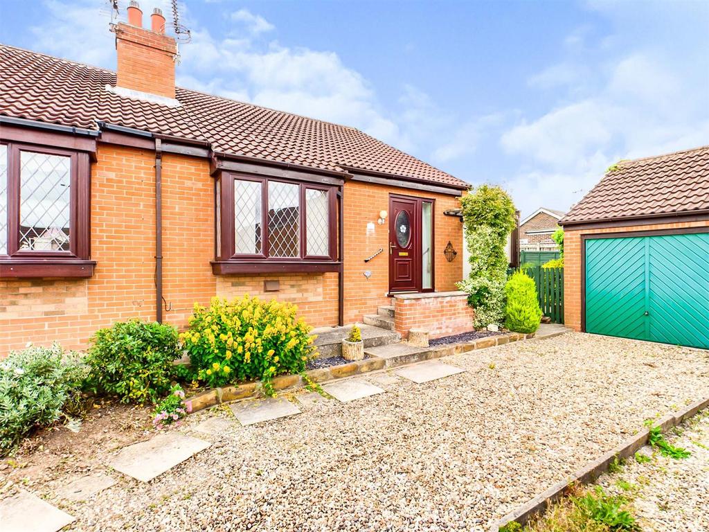 West Close, Nafferton, Driffield 2 bed semidetached bungalow for sale