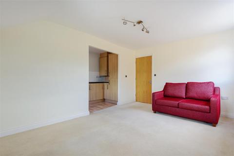 14 Appledore Road, Bedford, MK40 3UZ