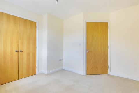 14 Appledore Road, Bedford, MK40 3UZ