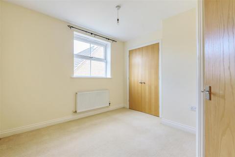 14 Appledore Road, Bedford, MK40 3UZ
