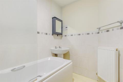 14 Appledore Road, Bedford, MK40 3UZ