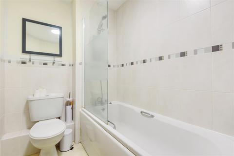 14 Appledore Road, Bedford, MK40 3UZ
