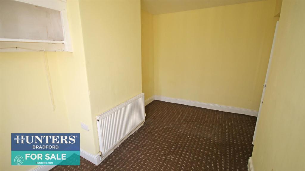 Mavis Street, Barkerend, Bradford,BD3 4 bed terraced house £60,000