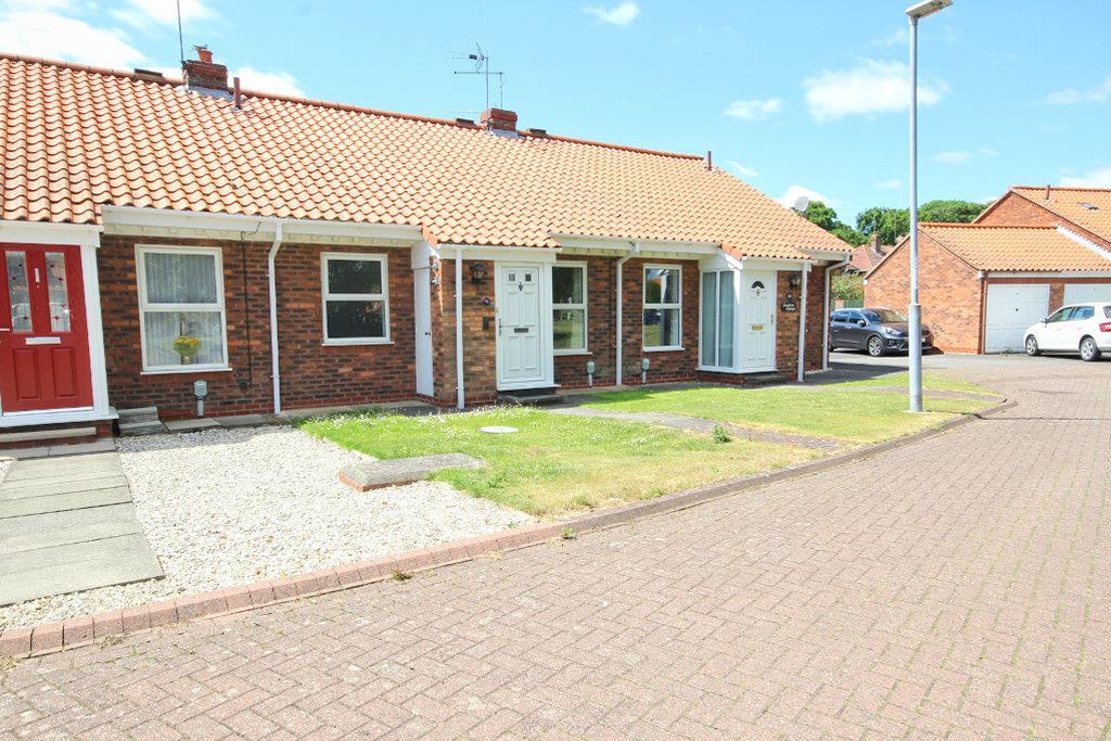 Minster Avenue, Beverley 2 bed bungalow £650 pcm (£150 pw)