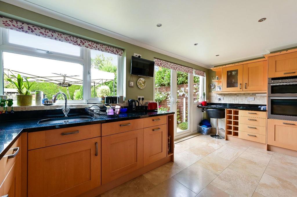 Walsingham Gardens, Stoneleigh 4 bed semidetached house £800,000