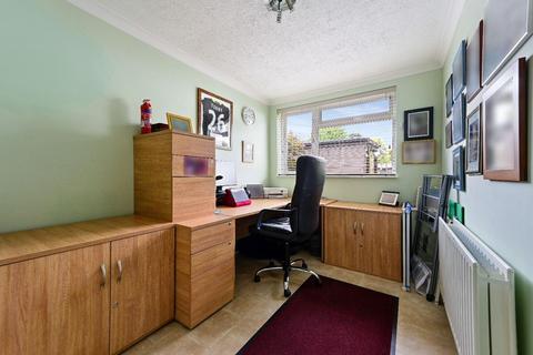 89 Walsingham Gardens, Epsom, KT19 0LT