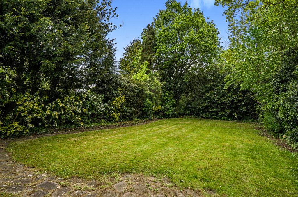 Friern Lane, Whetstone, London, N20 4 bed detached house for