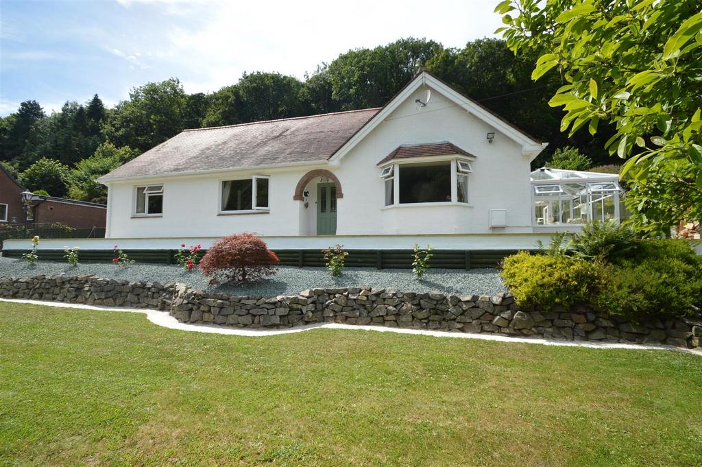 St Catherines, 72 Ludlow Road, Church Stretton, SY6 6AD 3 bed detached