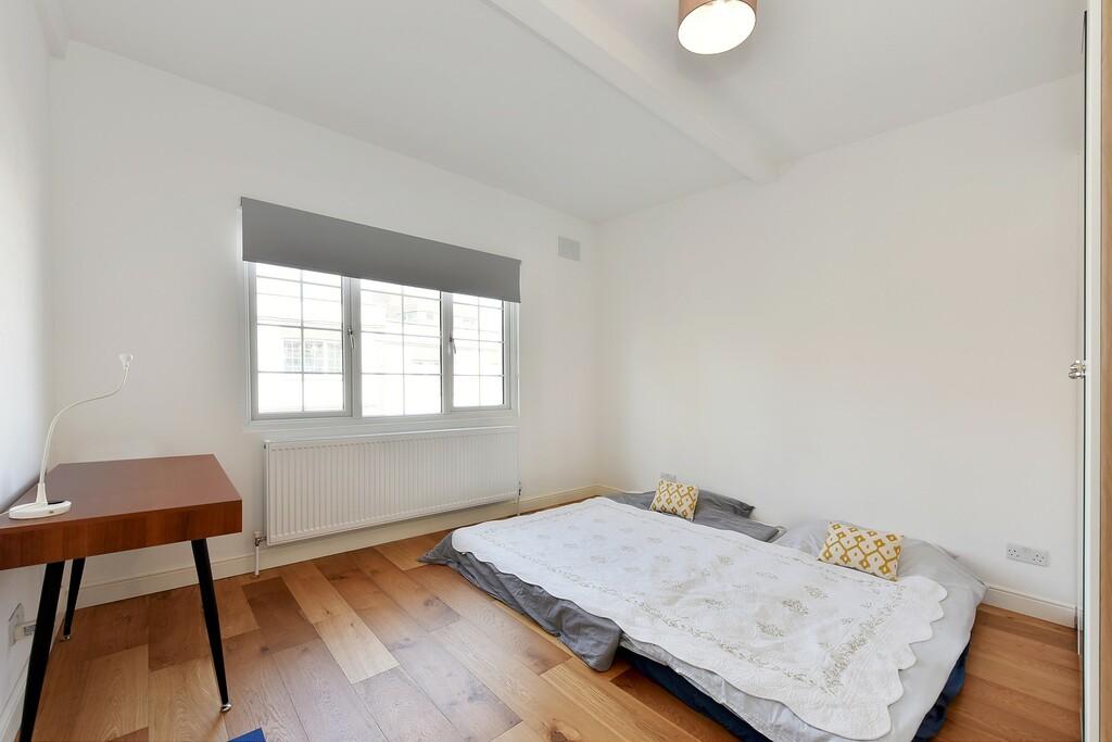 Ranelagh Garden Mansions, Putney... 3 bed flat - £2,275 pcm (£525 pw)