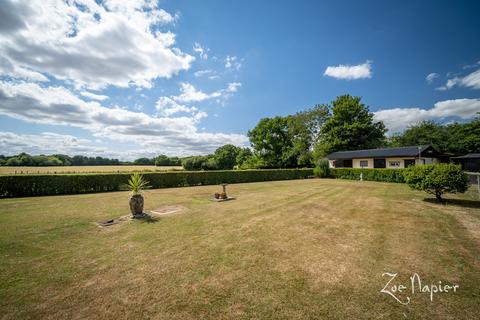 Highlands Bartholomew Green, Great Leighs, Chelmsford, CM3 1QG