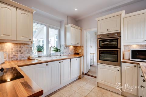 Highlands Bartholomew Green, Great Leighs, Chelmsford, CM3 1QG