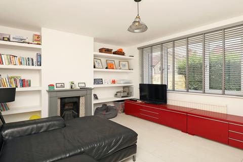 1 Rose Gardens, London, W5 4JU
