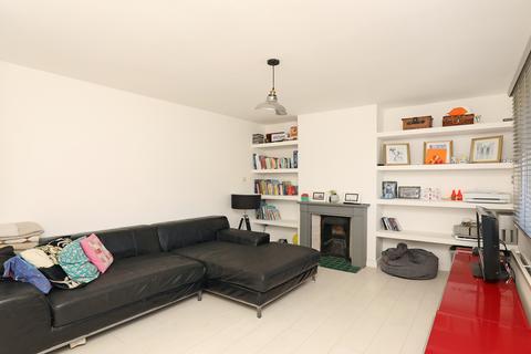1 Rose Gardens, London, W5 4JU