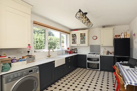 1 Rose Gardens, London, W5 4JU