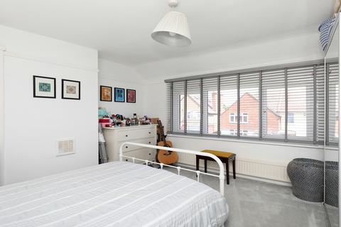 1 Rose Gardens, London, W5 4JU