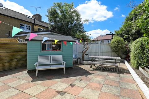 1 Rose Gardens, London, W5 4JU