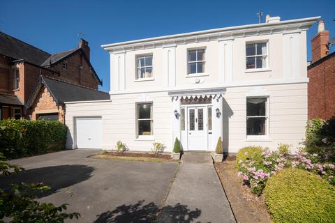 83 Leckhampton Road, Cheltenham, GL53 0BS