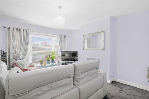 2 bedroom semi-detached house for sale - Masters Close, Evesham