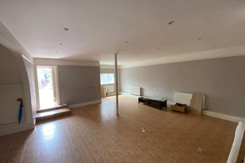 1a Clarence Place, London, E5 8HN
