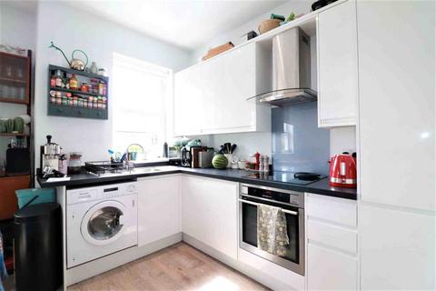 2 bedroom flat to rent, Tremaine Road, Anerley