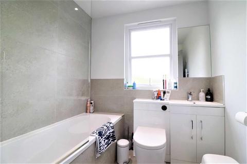 2 bedroom flat to rent, Tremaine Road, Anerley