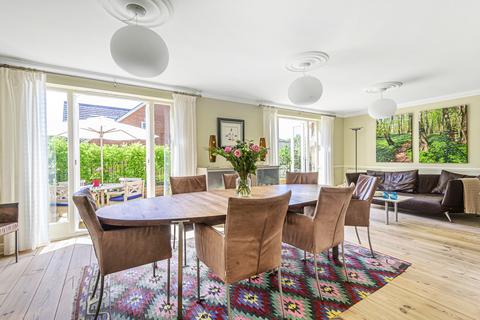11 Lancaster Avenue, Guildford, GU1 3JR