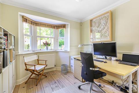 11 Lancaster Avenue, Guildford, GU1 3JR