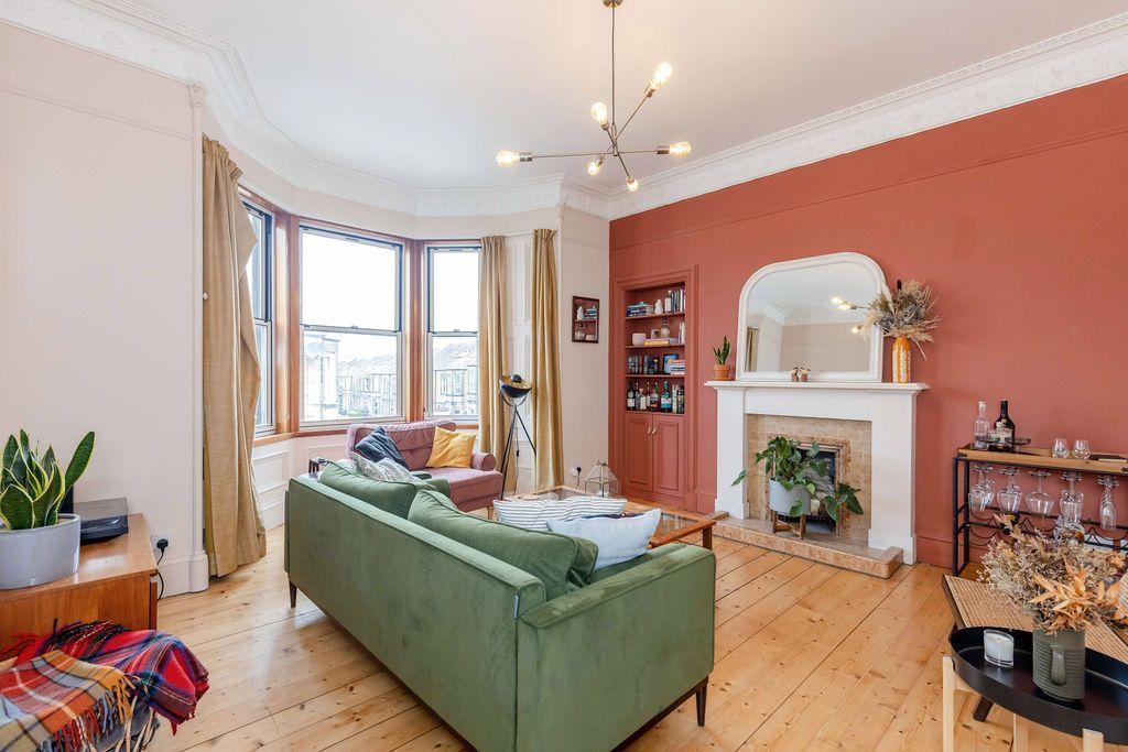18 Ryehill Grove, Leith Links... 4 bed £410,000