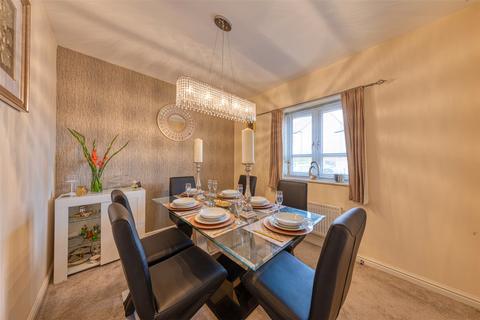 5 bedroom detached house to rent, Monastery Close, Lawley Village, Telford, Shropshire, TF4