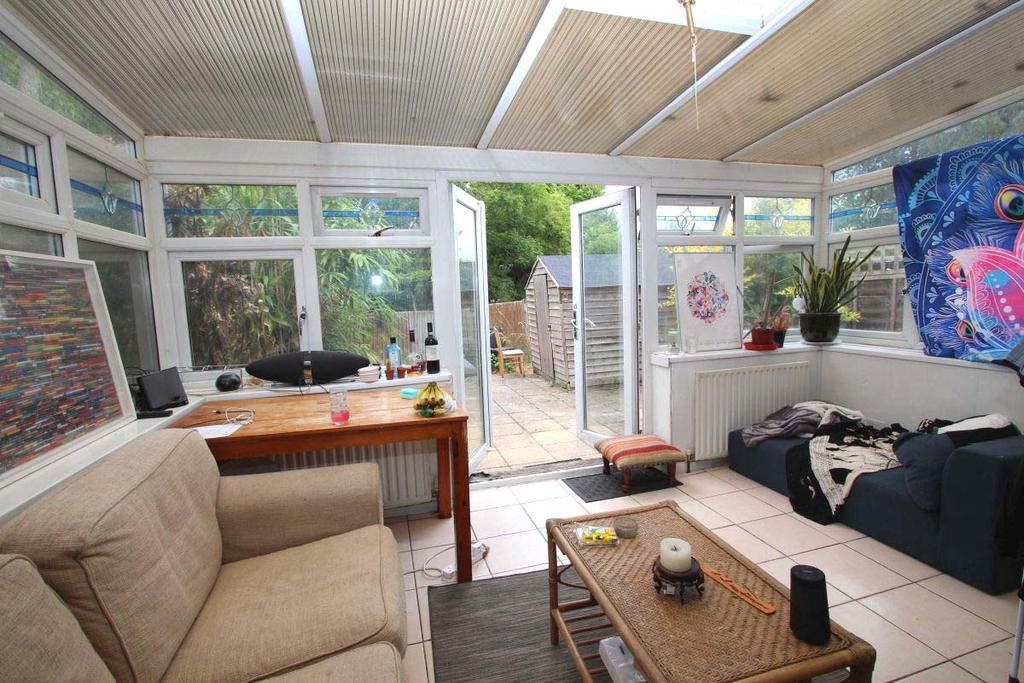 Herbert Road, Kingston upon Thames KT1 4 bed semidetached house £