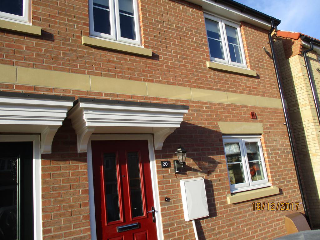 Hetterley Drive, Barleythorpe LE15 3 bed end of terrace house £900